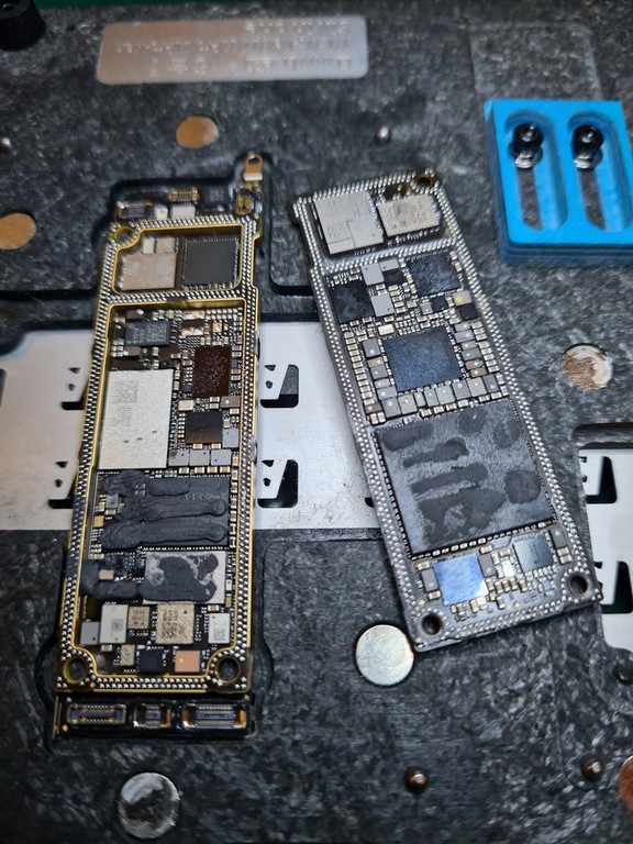 Riparazione scheda madre iphone 11